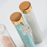 Γυάλινος σωλήνας με αρωματικά άλατα χρυσό καπάκι 10Χ3cm