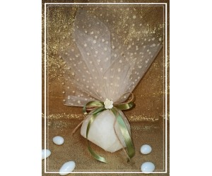  Μπομπονιέρα γάμου τούλι και λουλούδι