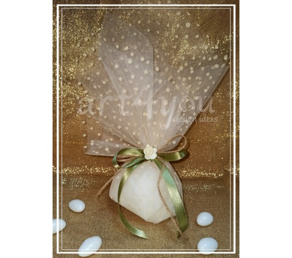  Μπομπονιέρα γάμου τούλι και λουλούδι