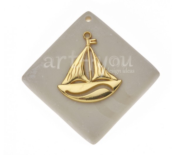 Πέτρα με καραβάκι