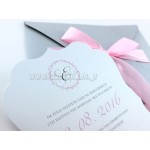 Προσκλητήριο Βάπτισης μονόγραμμα ροζ σε ασημί φάκελο